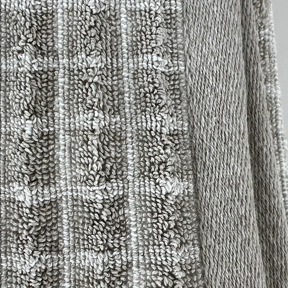 DKNY Eco-Hue Bath Towels Textured Tan White Checkered Soft Cotton Set of 2 NEW